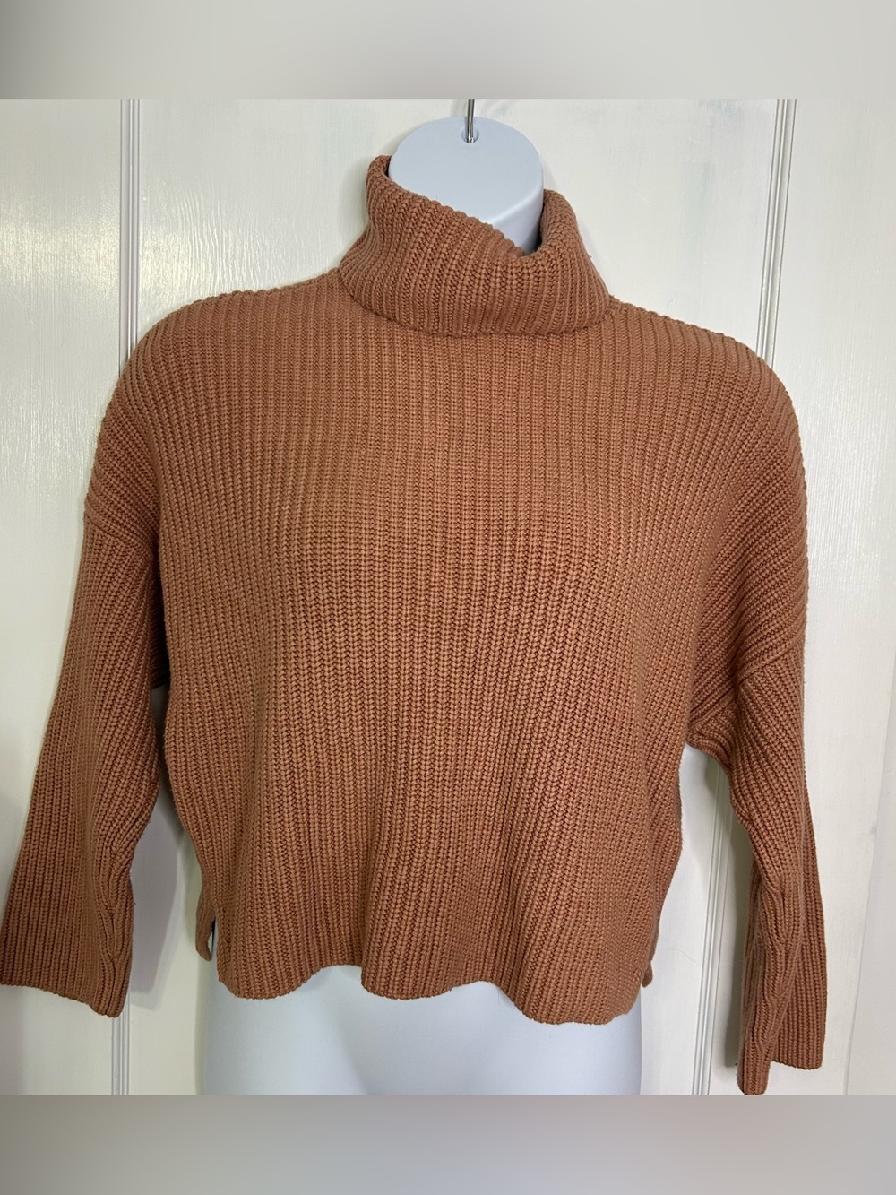 Abercrombie & Fitch women’s cropped cable knit turtleneck sweater size L brown